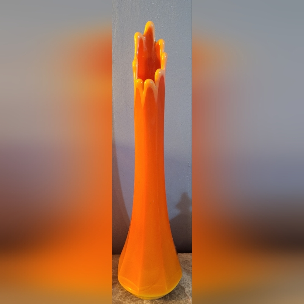 L.E. Smith bittersweet swung vase
